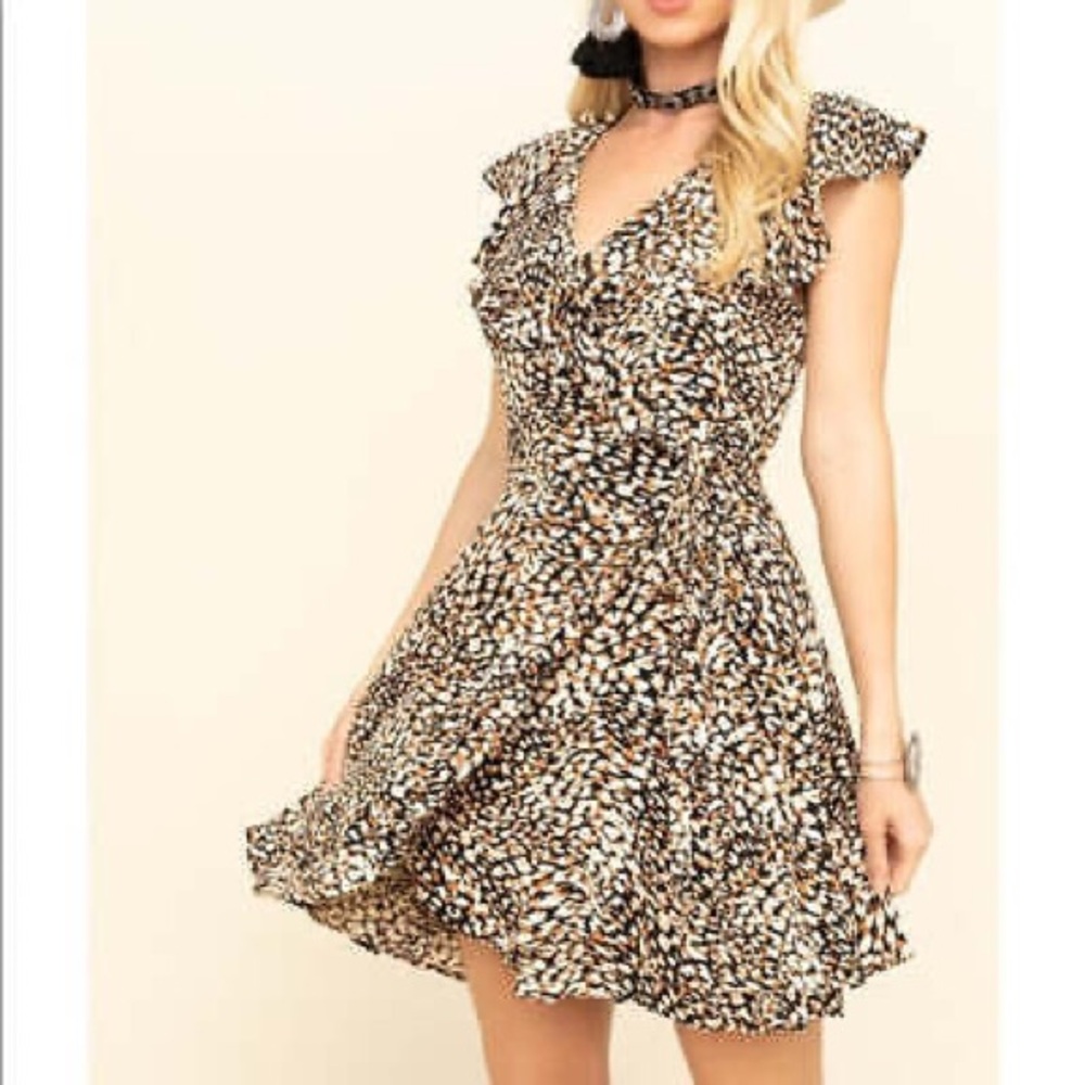 🦋 Free People Size XS Brown & White Animal Print V Neck Ruffle Wrap Mini Dress